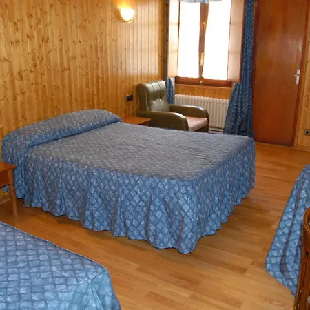 Otel Europa Les